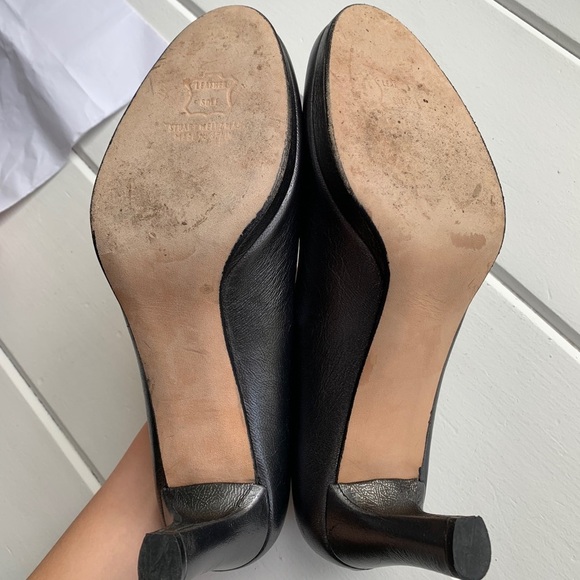 Stuart Weitzman dark grey silver pumps size 8.5 - Picture 4 of 4